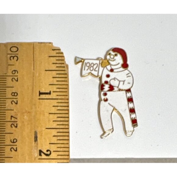Bénévole Snowman Quebec Winter Carnival Token Vintage 1982 NO PIN - Picture 2 of 4
